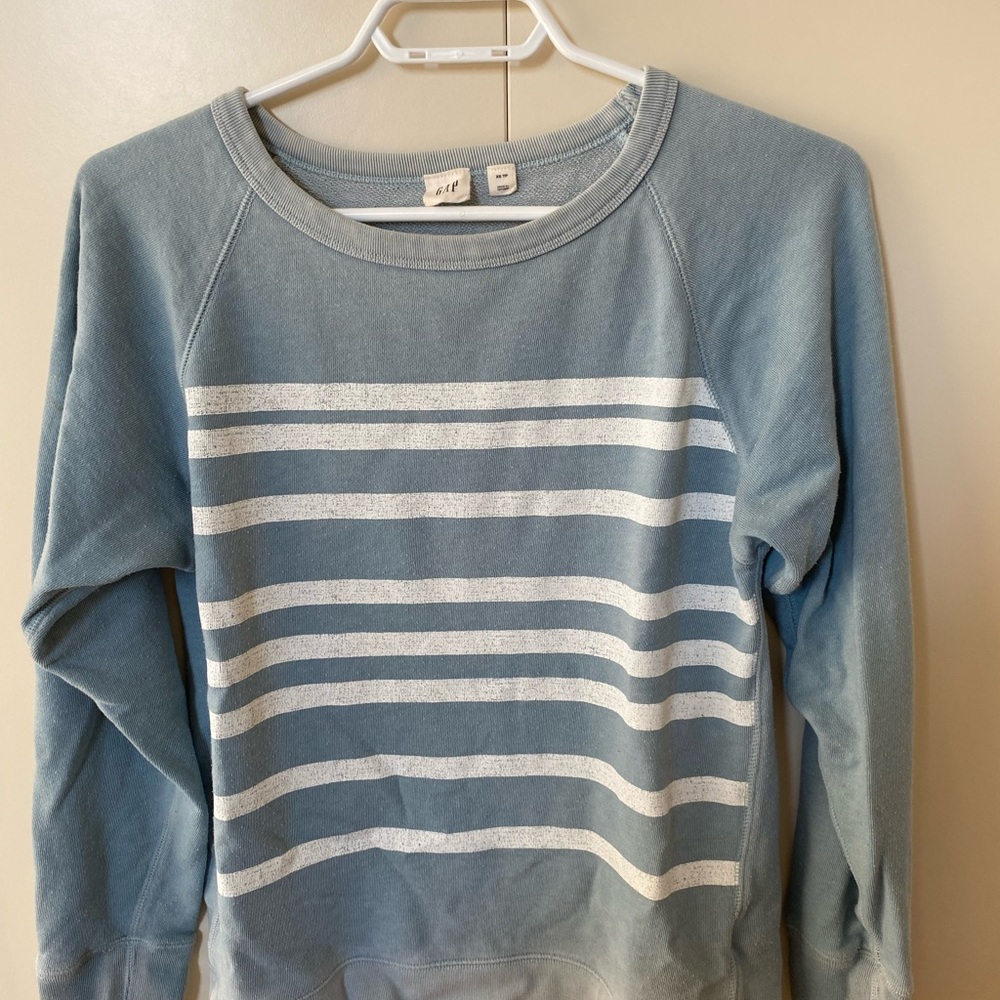 ⭐️4/$20⭐️GAP Women's Light Blue and White Striped Sweatshirt